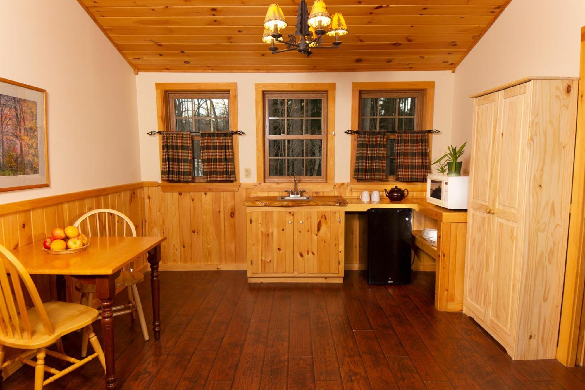 Trails End Inn Keene Valley Dış mekan fotoğraf